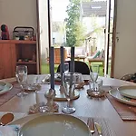 Homestay Rooms Home Suites Privees Confortables Jusqu'A 10 Personnes De 18 A 85 M2 *