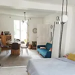 Rooms Home Suites Privees Confortables Jusqu'A 10 Personnes De 18 A 85 M2