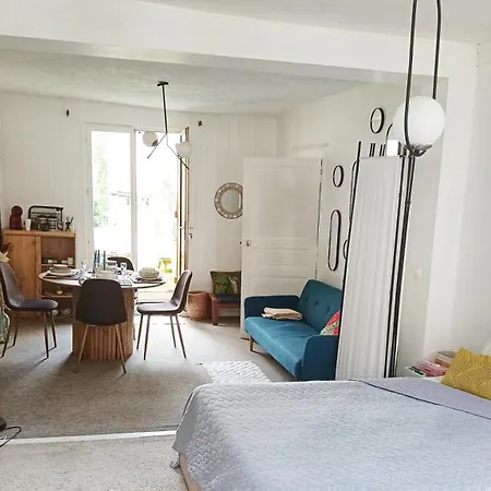ROOMS HOME Suites privées et familiales jusqu à 8 personnes entre Reims et Disneyland Paris
