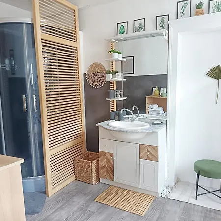 Csm Privées 1 2 Et 1 Avec Terrasse En Cœur De Entre Paris Et Reims 40 Mn Disneyland Paris * Charly-sur-Marne