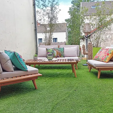 Csm Privées 1 2 Et 1 Avec Terrasse En Cœur De Entre Paris Et Reims 40 Mn Disneyland Paris Alloggio in famiglia