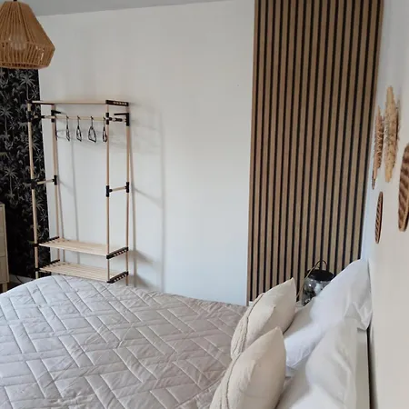ROOMS HOME Suites privées et familiales jusqu à 8 personnes entre Reims et Disneyland Paris Habitación en casa particular Charly-sur-Marne